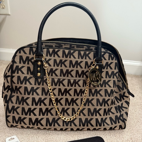 Michael Kors Veronica Monogram Canvas & Leather Dome Satchel - Picture 1 of 13
